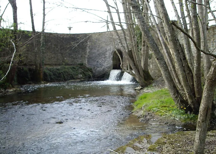 Casa vacanze Maison Rivière Avec Terrasse, Wifi Et Jardin Fleuri - Idéal Pêcheurs - Fr-1-410-168